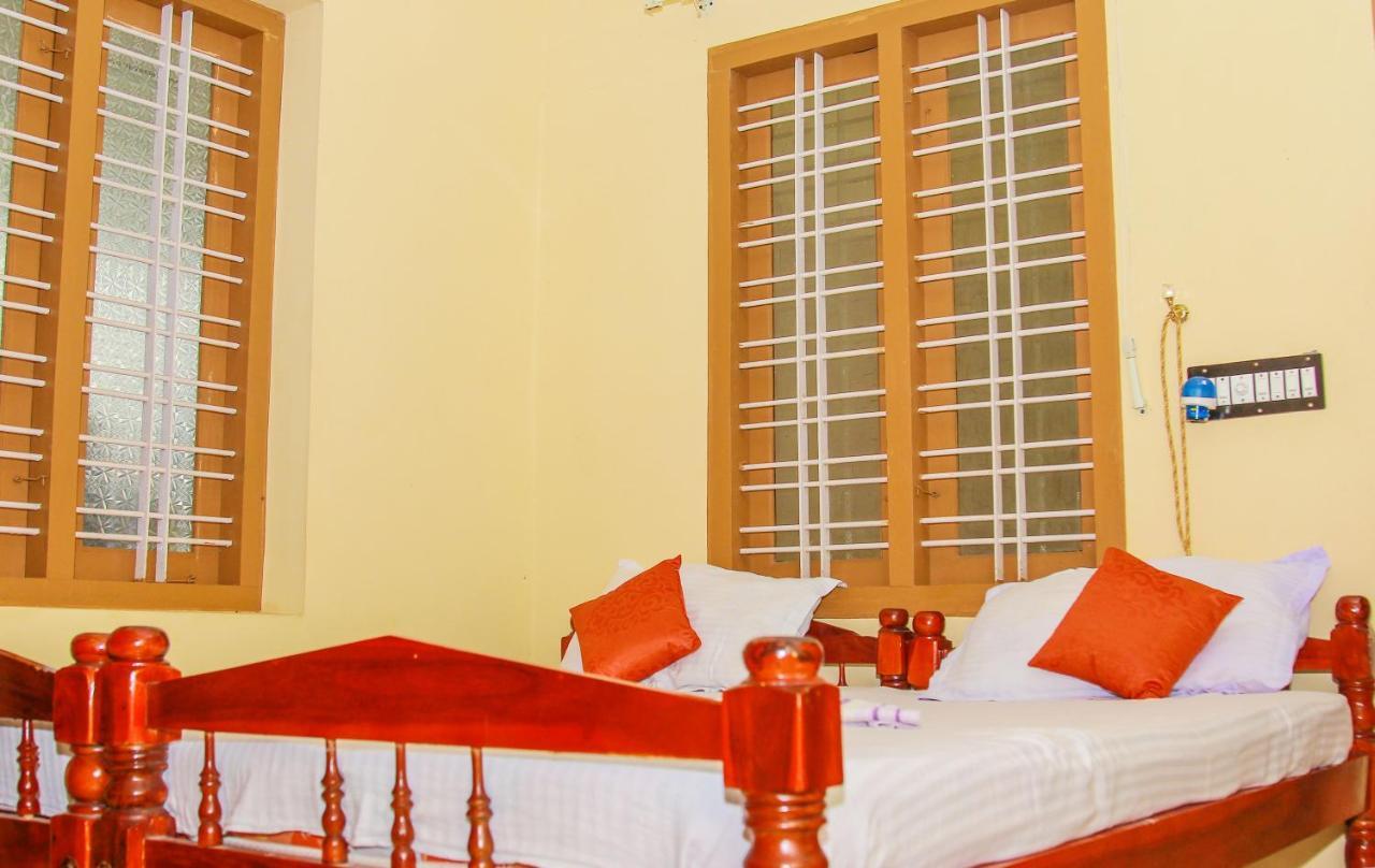 Aramana Holiday Inn Alappuzha Room photo